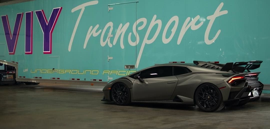 VIY Transport enclosed trailer with a Lamborghini Huracán STO